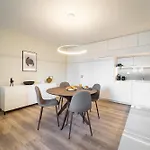 On The Square Flat - Center By House And People Appartement