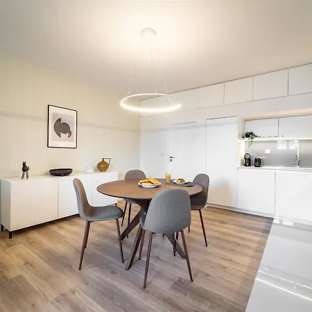On The Square Flat - Center By House And People Appartement