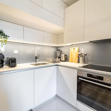 Апартаменти On The Square Flat - Center By House And People *